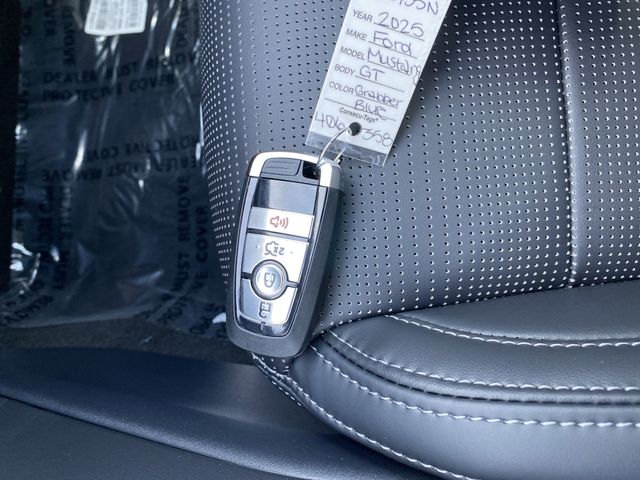 Vehicle image 26 of 35