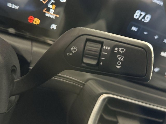 Vehicle image 23 of 31