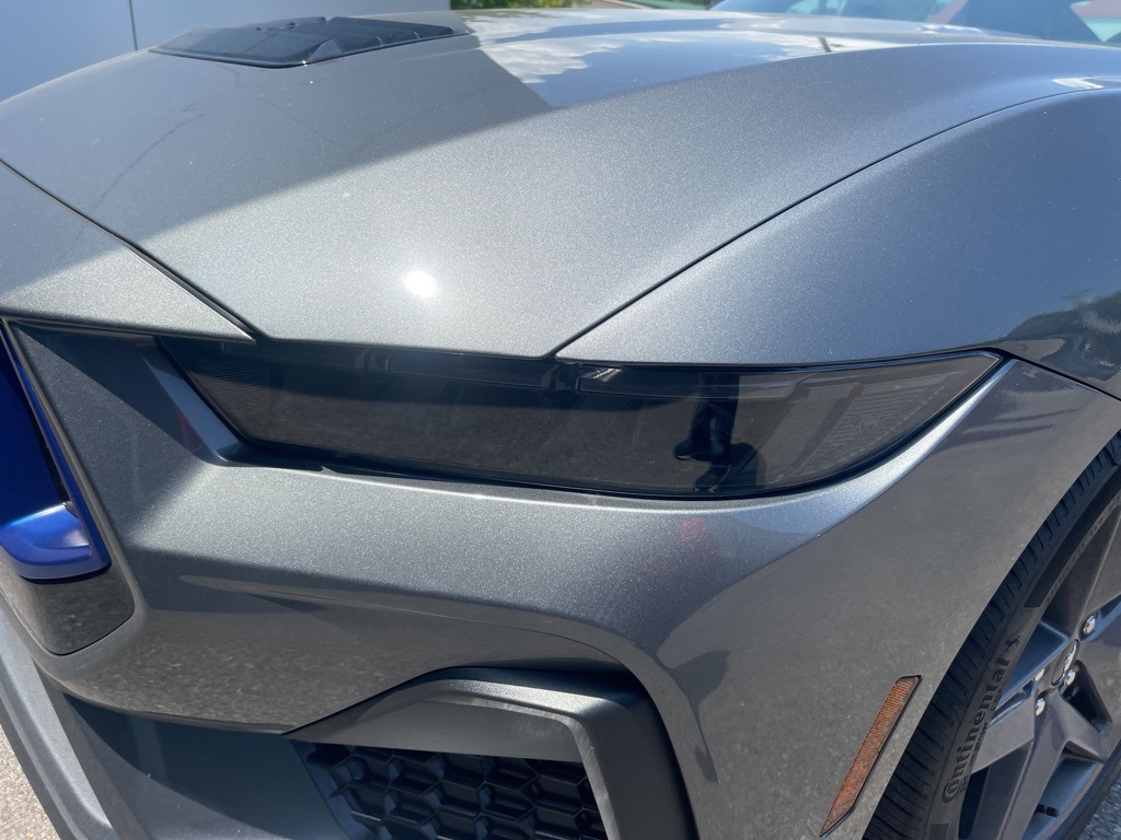Vehicle image 22 of 34