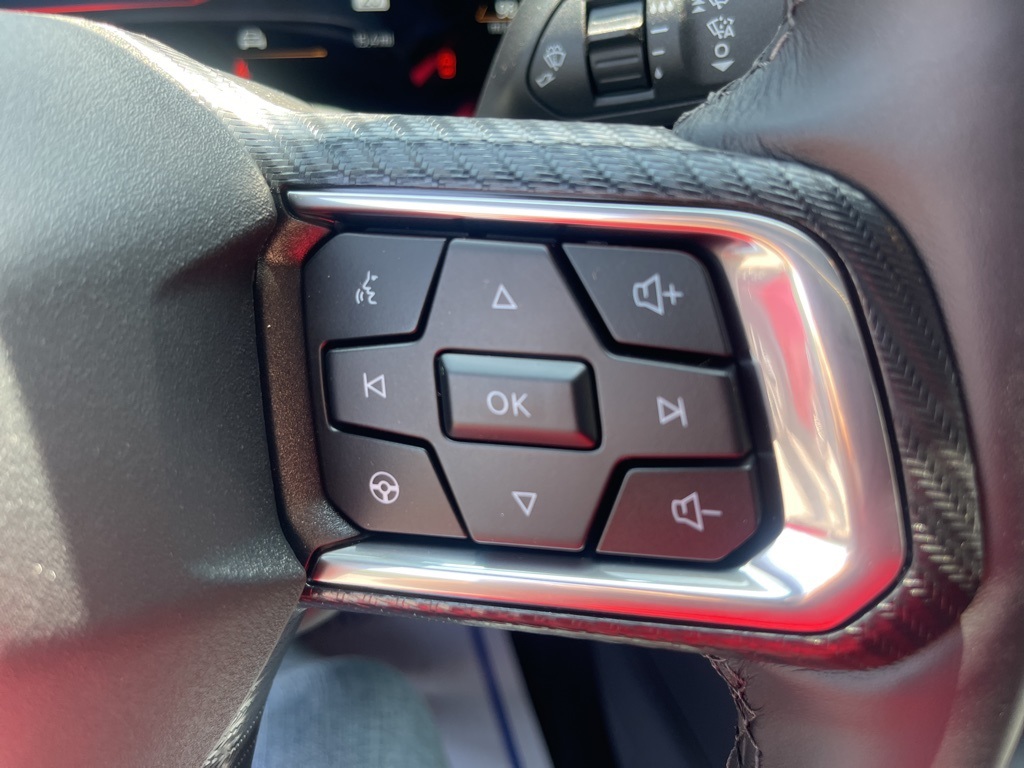 Vehicle image 26 of 34