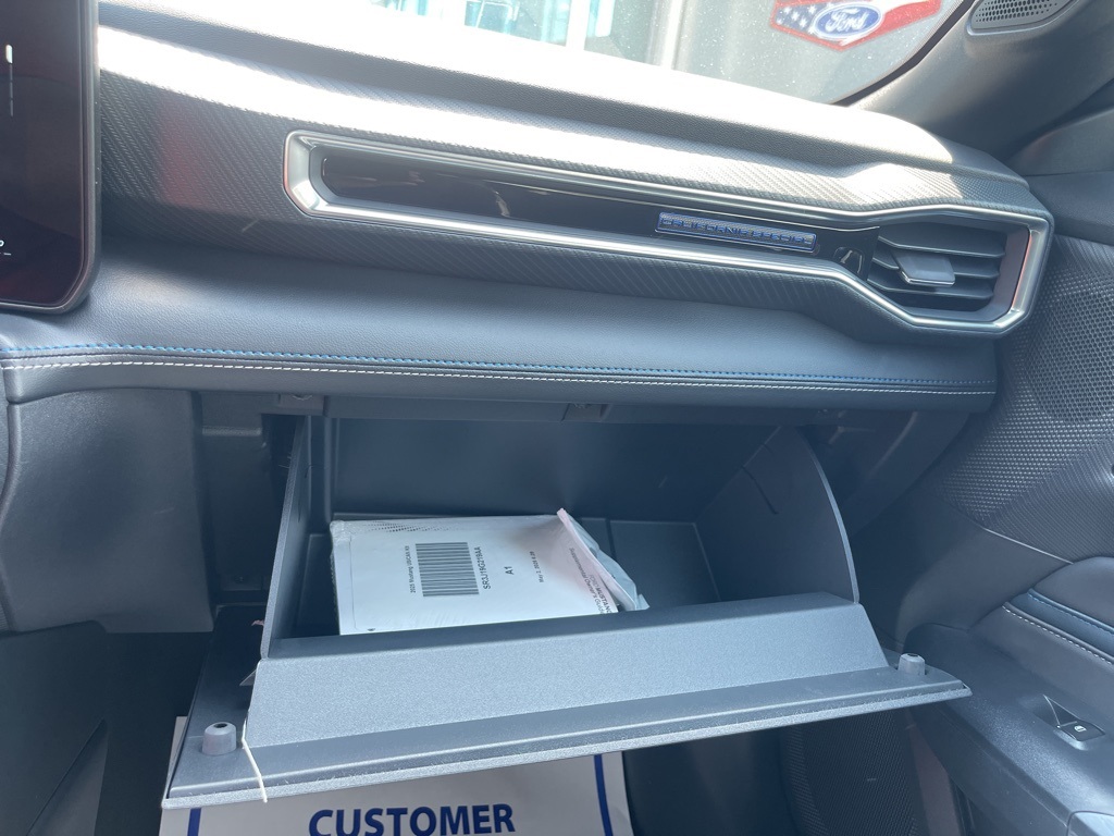 Vehicle image 28 of 34