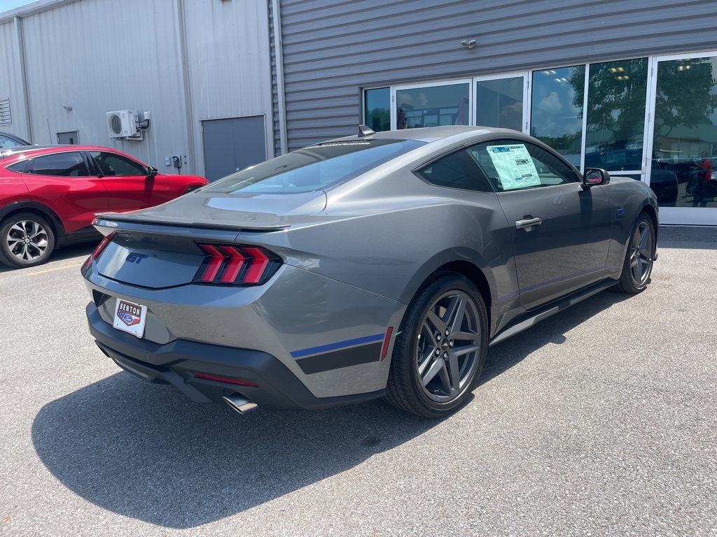 Vehicle image 4 of 34