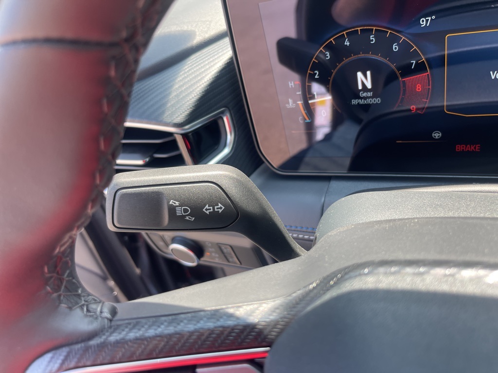 Vehicle image 19 of 34