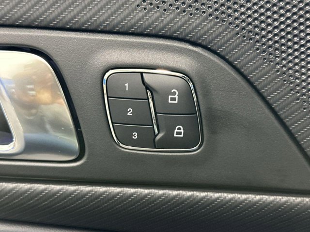 Vehicle image 15 of 34