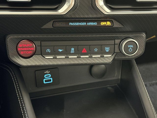 Vehicle image 25 of 34