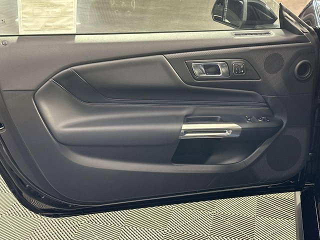 Vehicle image 13 of 34