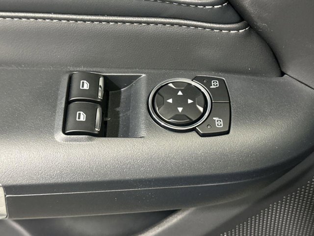 Vehicle image 14 of 34