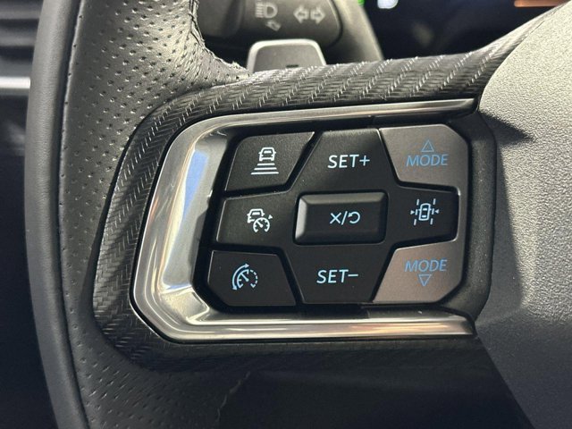 Vehicle image 19 of 34
