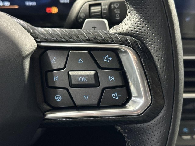 Vehicle image 18 of 34