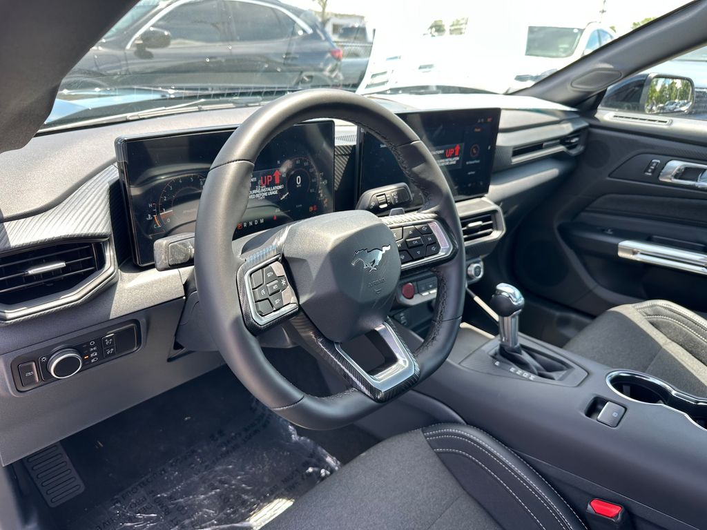 2025 Ford Mustang GT Image 28 of 57