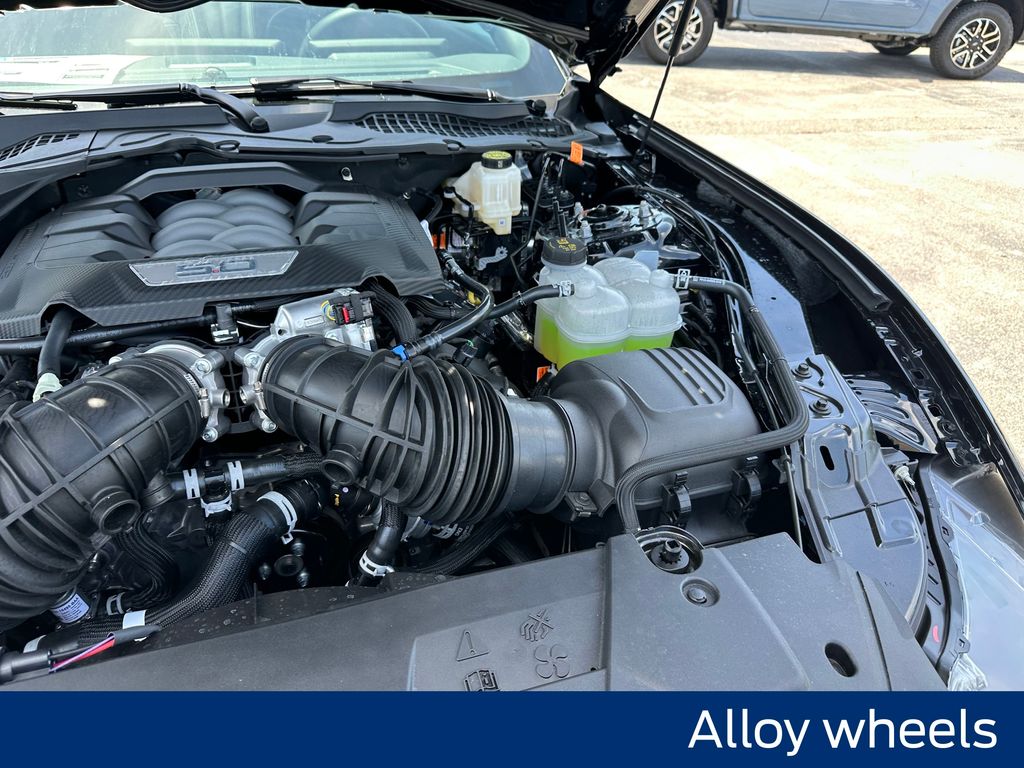 2025 Ford Mustang GT Image 11 of 57