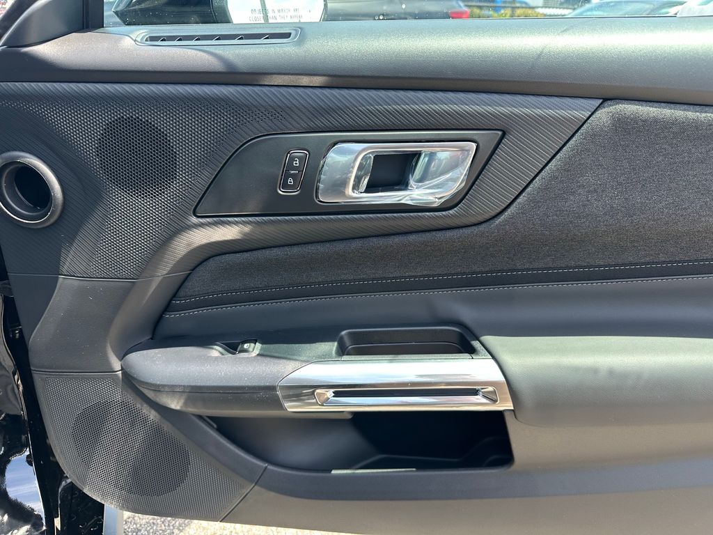 2025 Ford Mustang GT Image 42 of 57