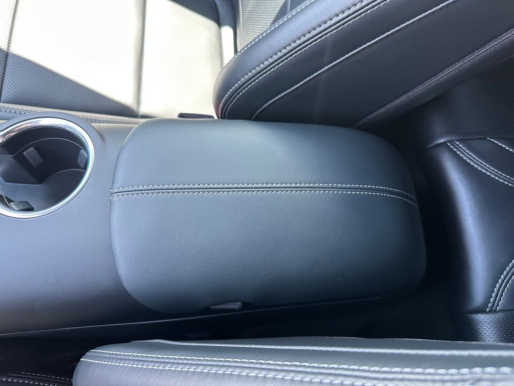 2025 Ford Mustang GT Image 37 of 57