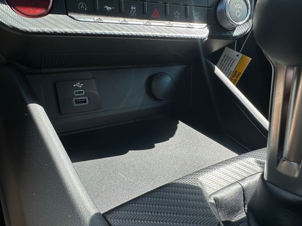 2025 Ford Mustang GT Image 40 of 57