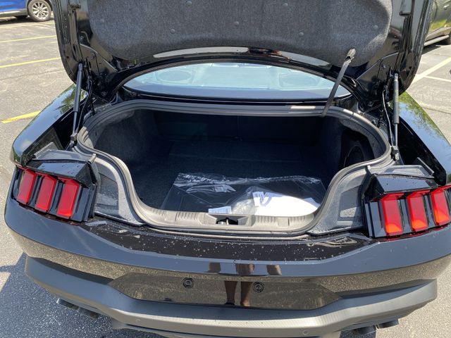 Vehicle image 9 of 34