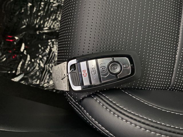 Vehicle image 24 of 34