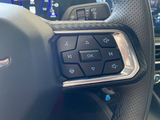 Vehicle image 25 of 34