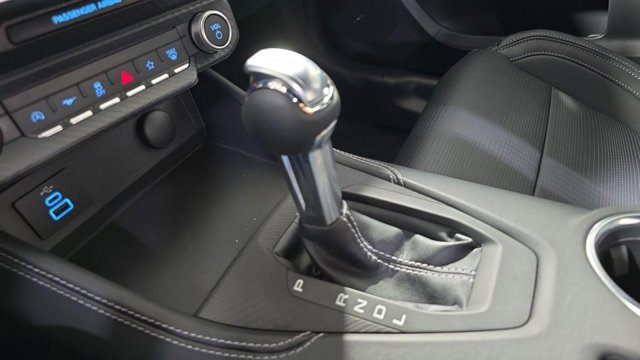Vehicle image 26 of 33