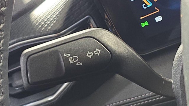 Vehicle image 25 of 33