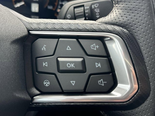 Vehicle image 13 of 26