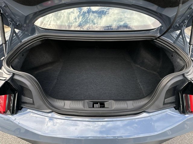 Vehicle image 23 of 26