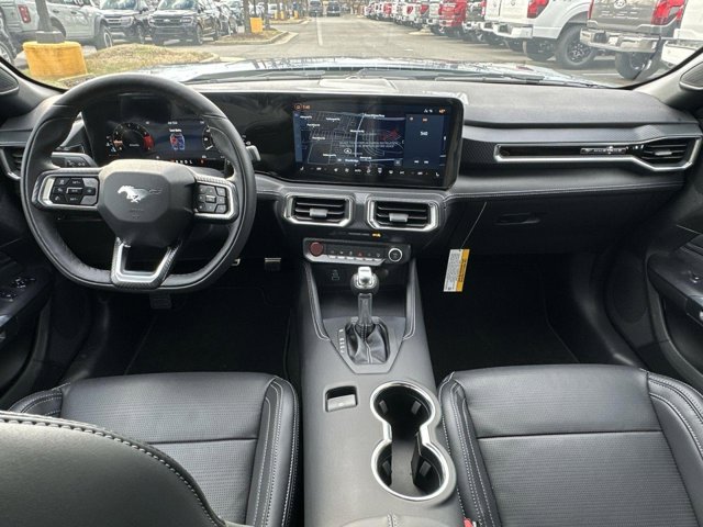 Vehicle image 21 of 26
