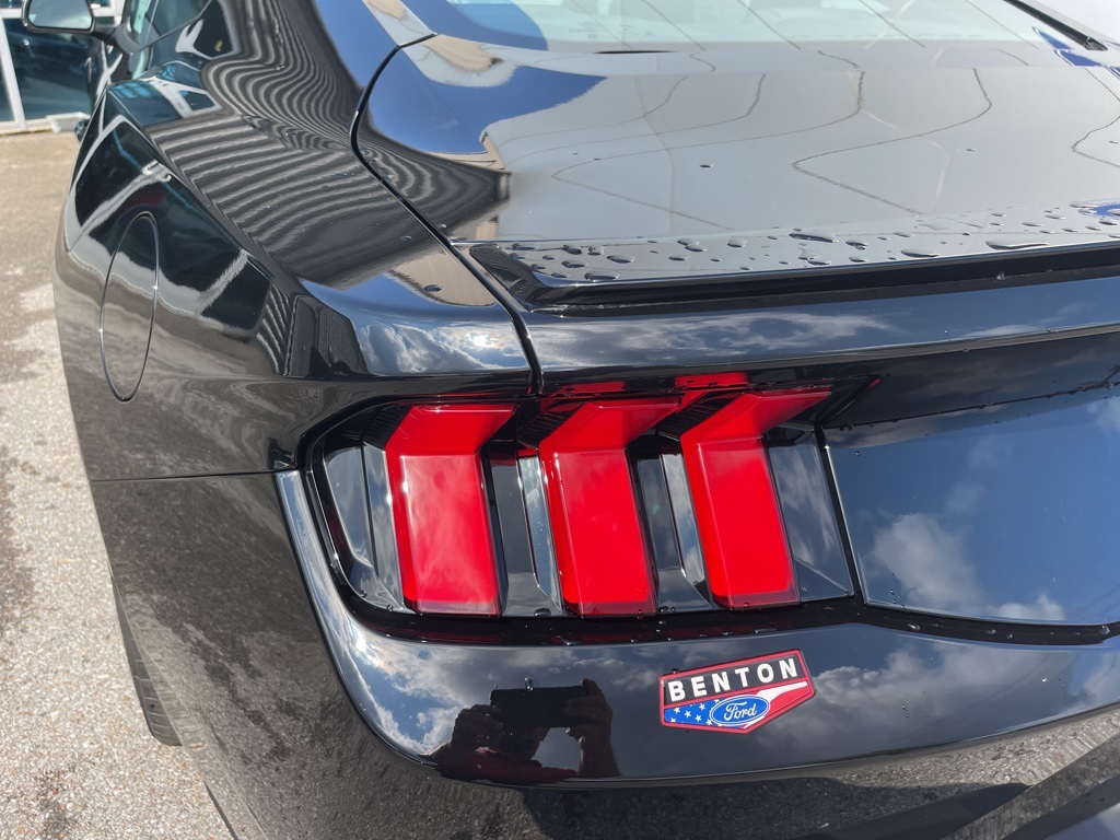 Vehicle image 9 of 32