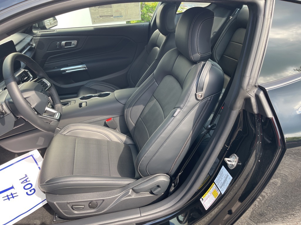 Vehicle image 12 of 32