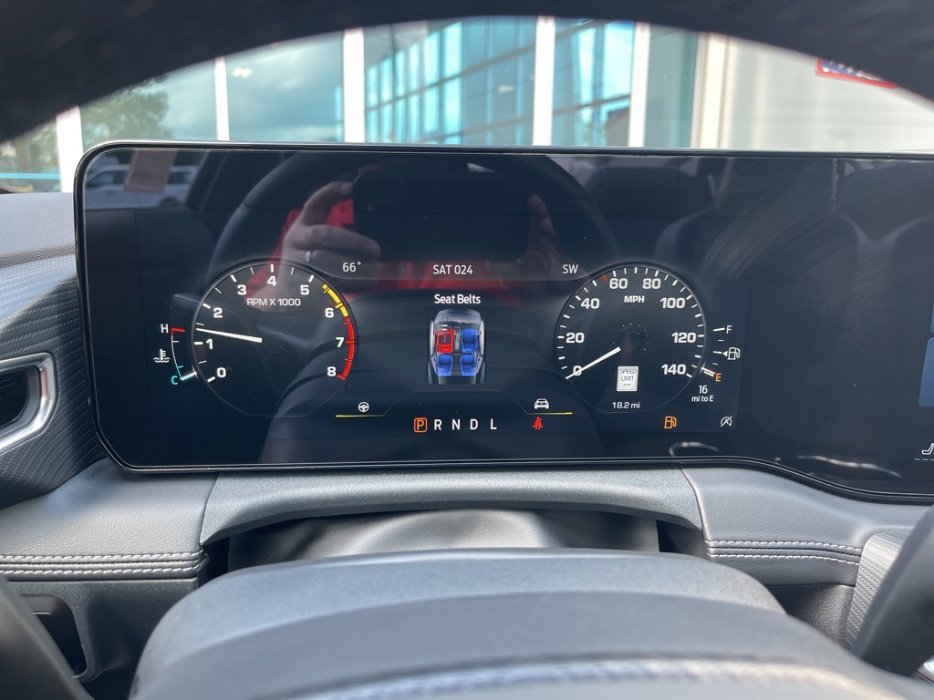Vehicle image 20 of 32