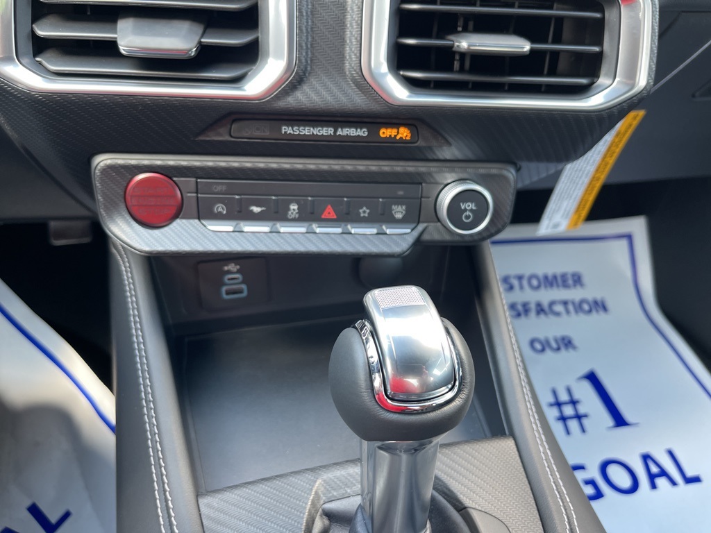 Vehicle image 22 of 32