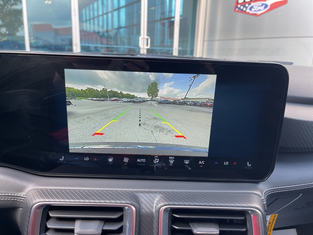 Vehicle image 21 of 32