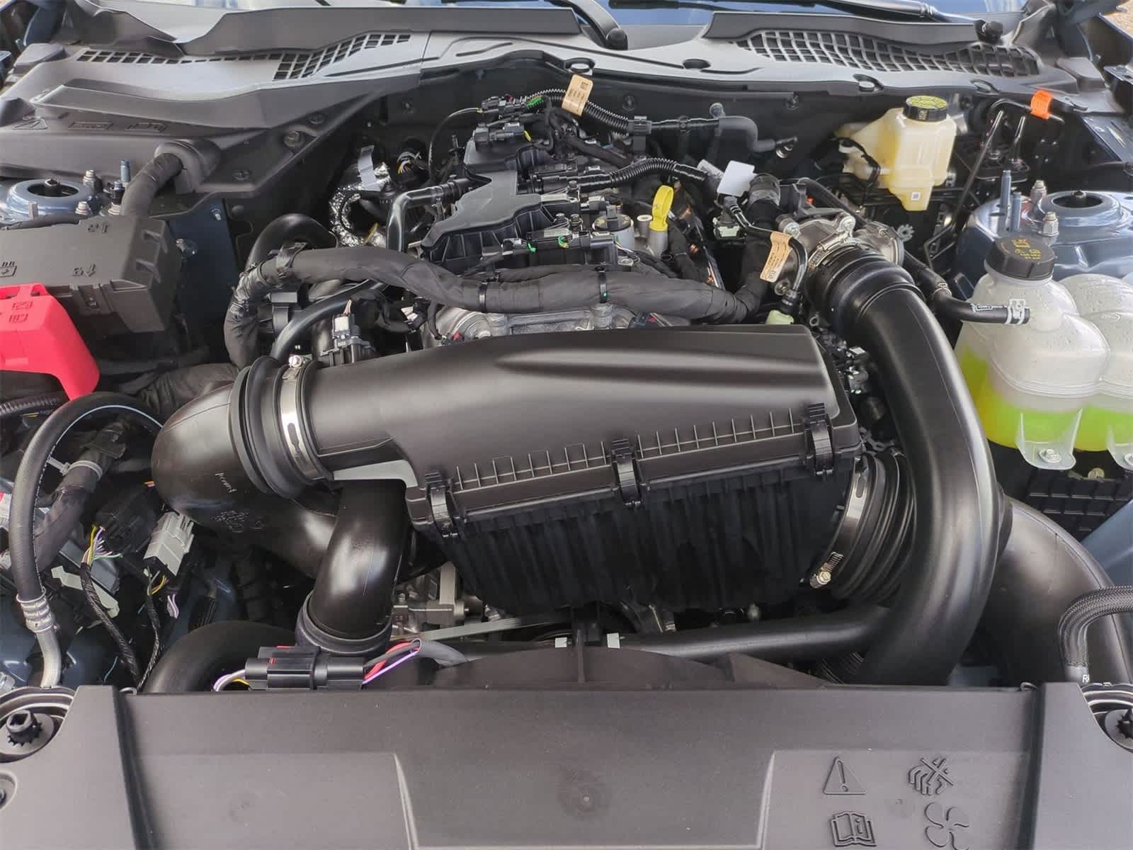 2025 Ford Mustang EcoBoost Image 10 of 32