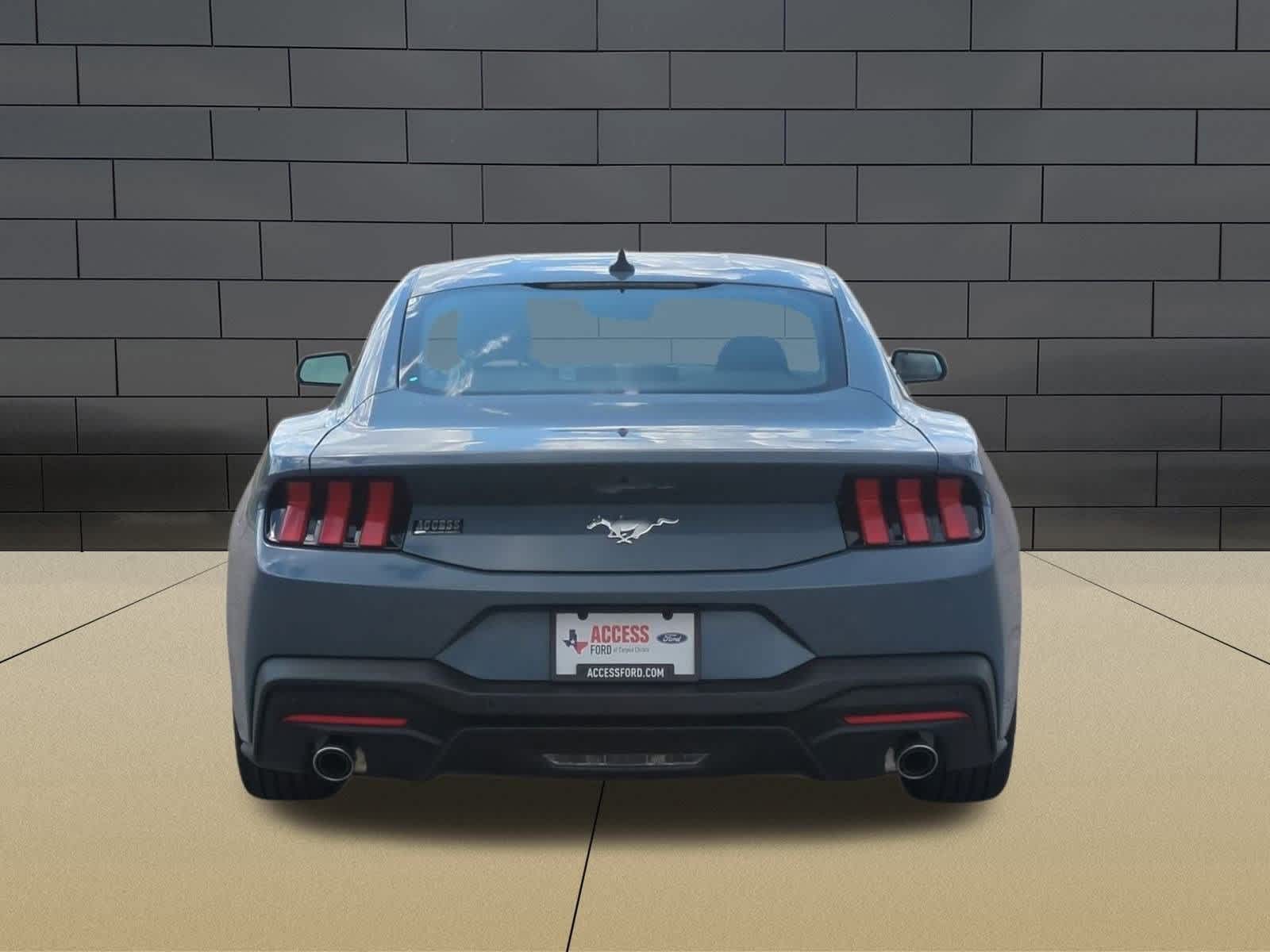 2025 Ford Mustang EcoBoost Image 7 of 32