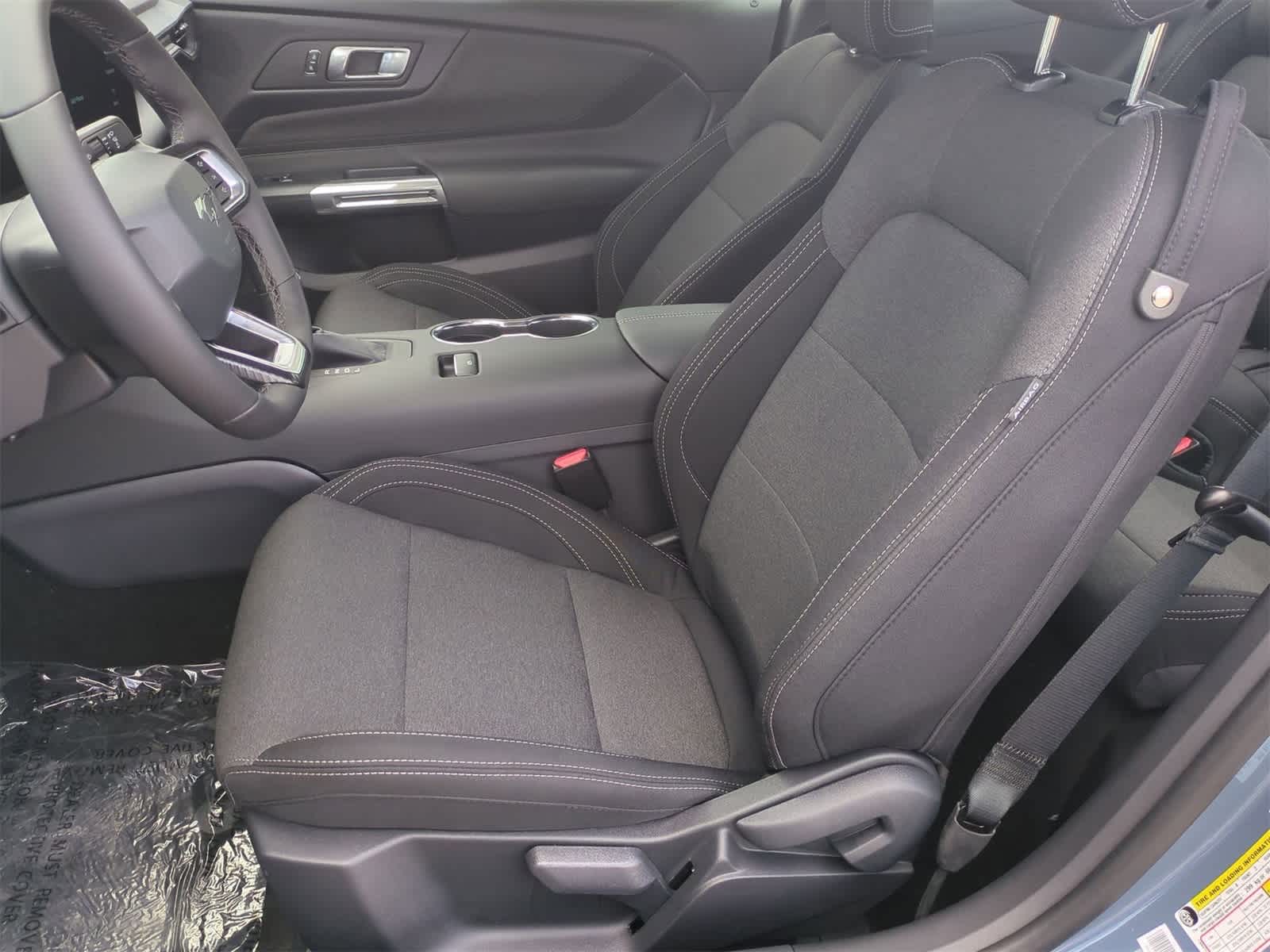 2025 Ford Mustang EcoBoost Image 16 of 32