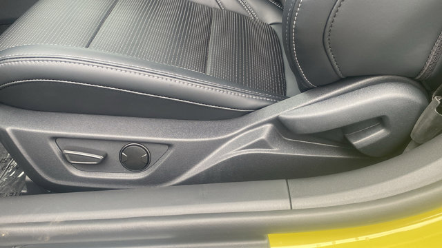 Vehicle image 23 of 27