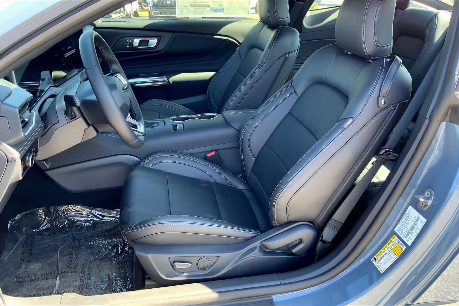 2025 Ford Mustang EcoBoost Premium Image 7 of 15