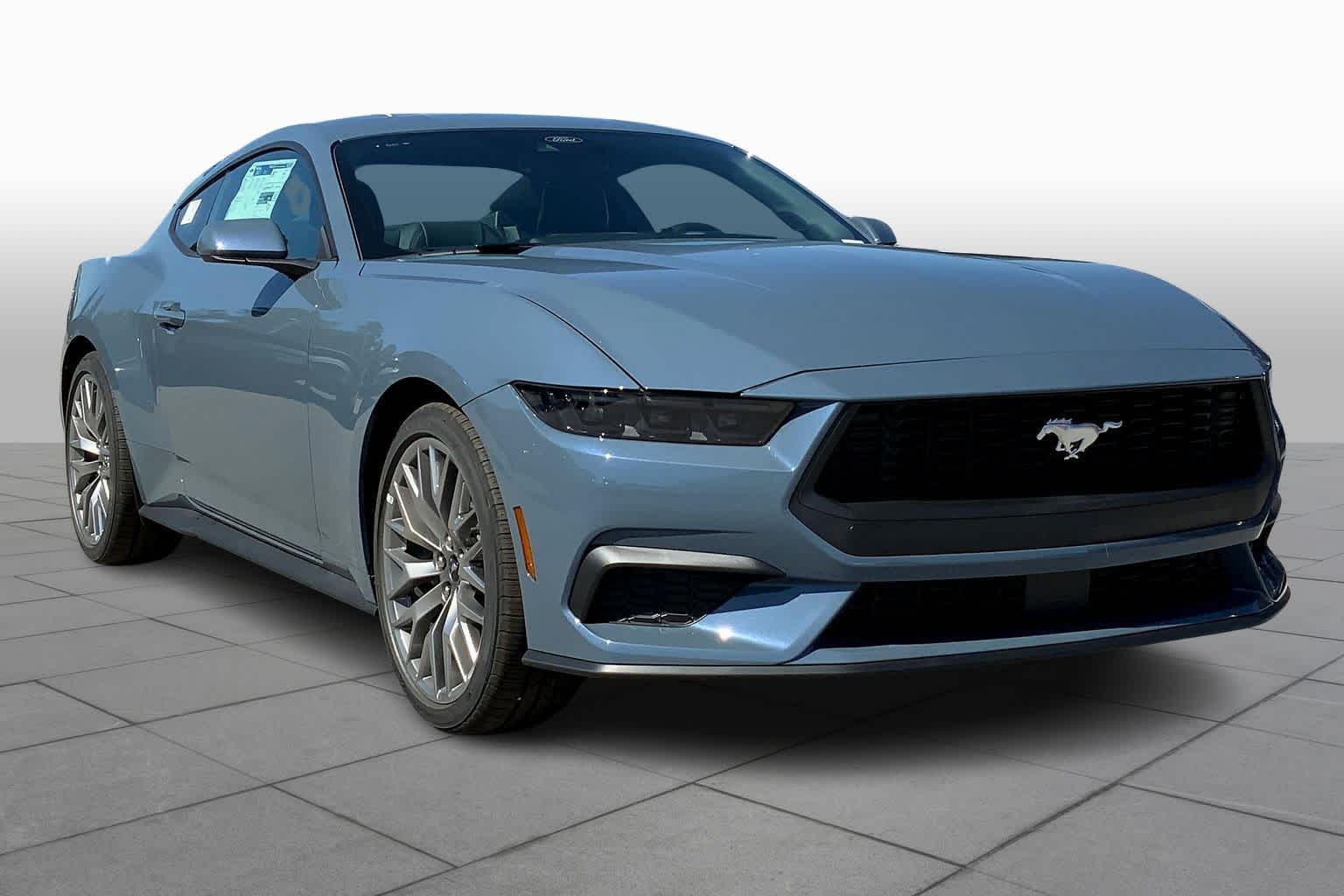 2025 Ford Mustang EcoBoost Premium Image 3 of 15