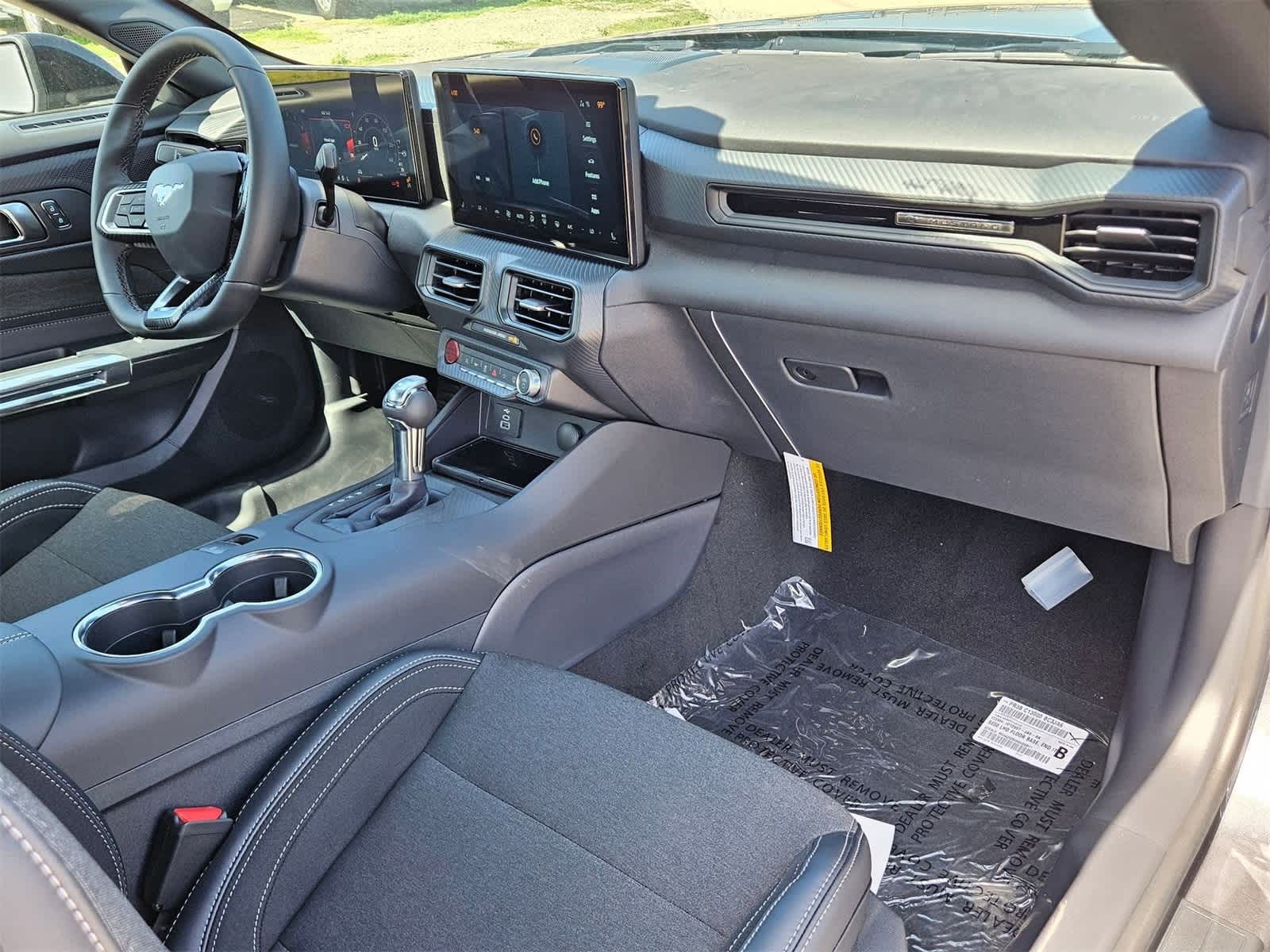 2025 Ford Mustang EcoBoost Image 18 of 30