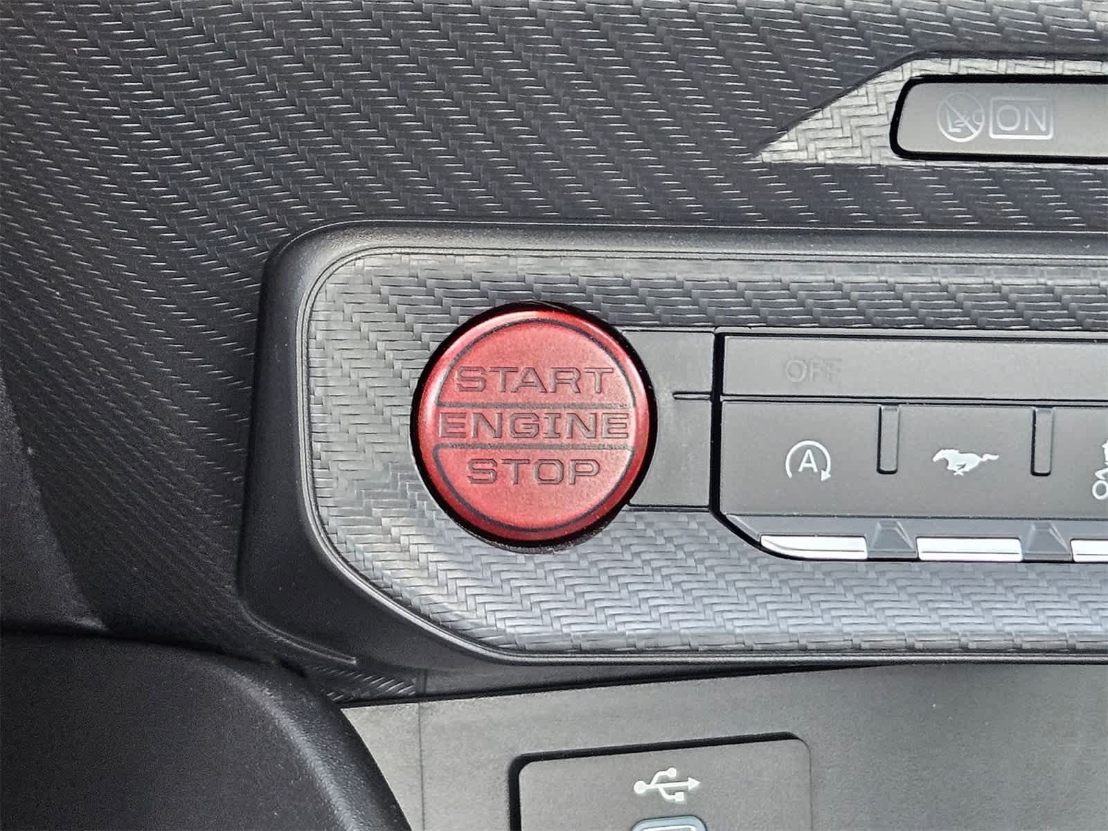 2025 Ford Mustang EcoBoost Image 26 of 30