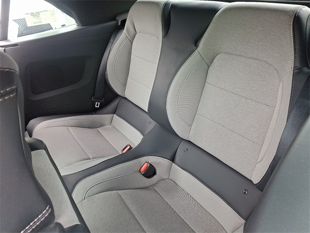 Vehicle image 5 of 9