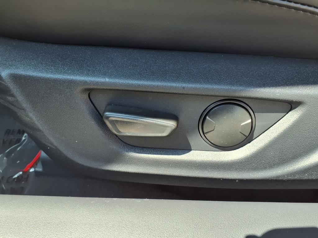 Vehicle image 55 of 58