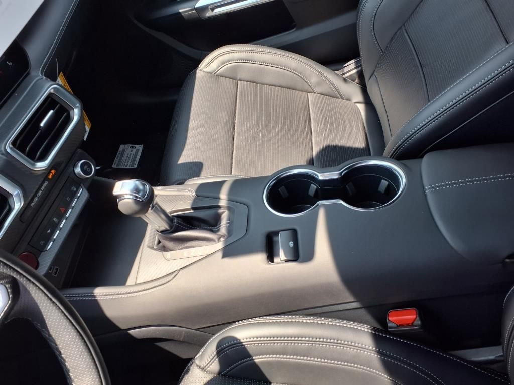 Vehicle image 25 of 58