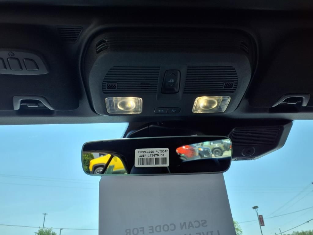 Vehicle image 34 of 58