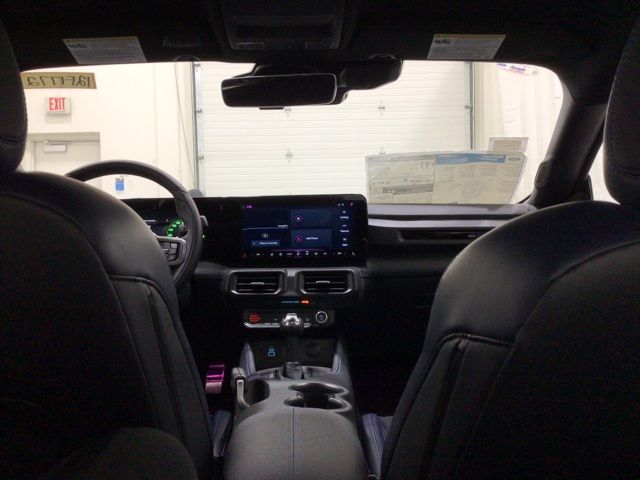Vehicle image 28 of 39