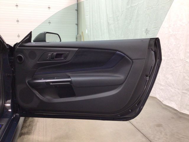Vehicle image 38 of 39