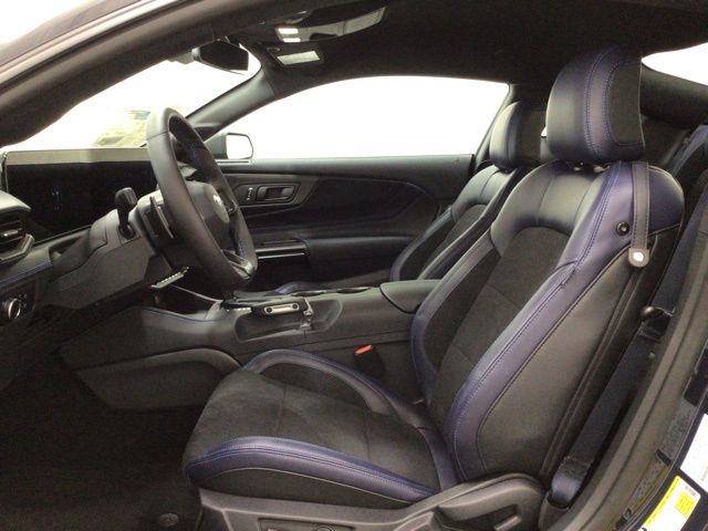 Vehicle image 24 of 39