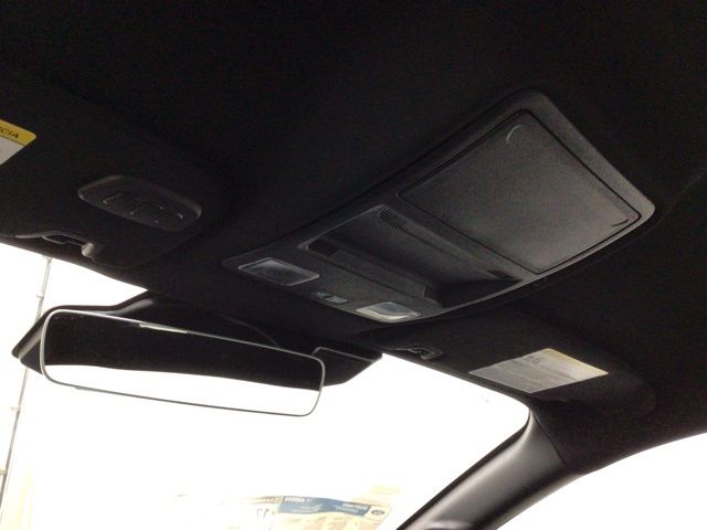 Vehicle image 16 of 39