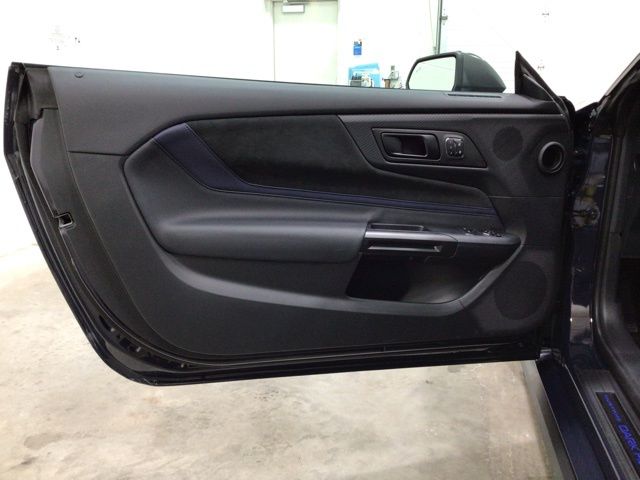 Vehicle image 10 of 39