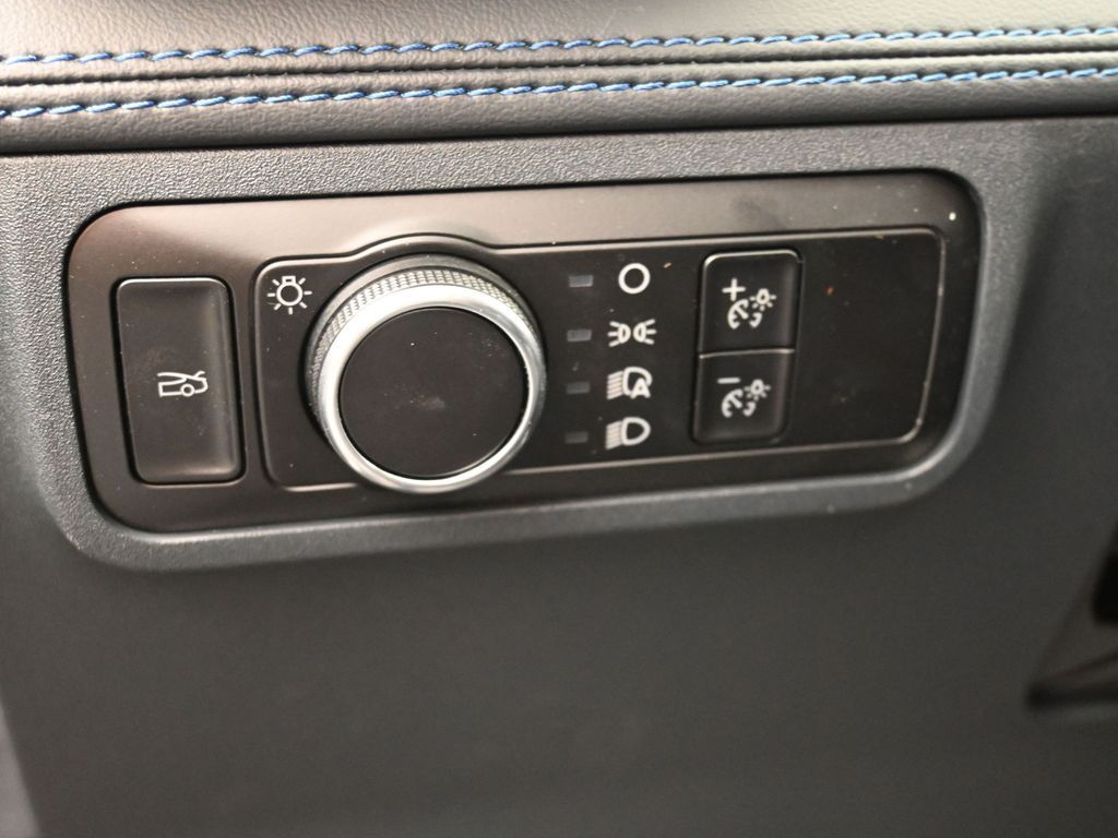 Vehicle image 52 of 63