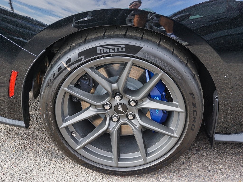Vehicle image 15 of 46